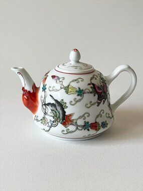 Vintage Chinese Jingdezhen Teapot Porcelain Hand Painted Butterfly Flower Motif
